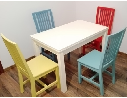 Set masa Roxana extensibila cu scaune colorate Elegance