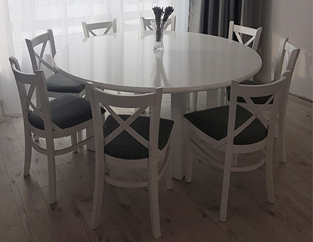 MD470 chairs with round table set