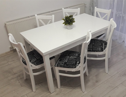 Extendable Roxana table with six MD470 chairs