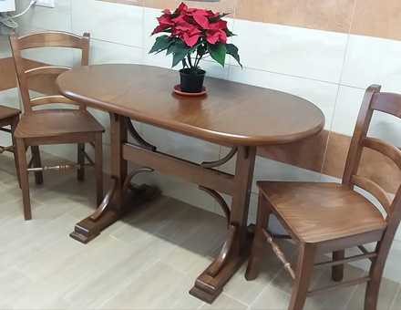 Double pedestal table with MD103 chairs