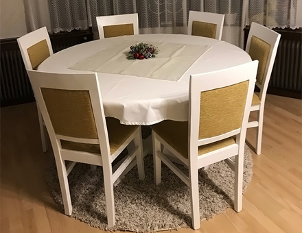 Simona table with MD101 chairs