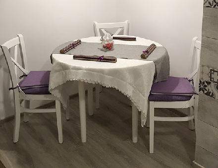 Ava table with MD470 chairs
