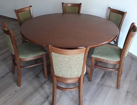 MD238 chairs with 4V table