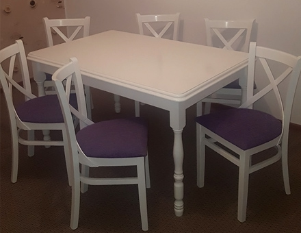 MD470 chairs with extendable Country 3 table