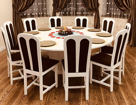 Doina table with MD09 chairs